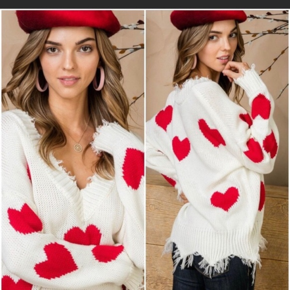 🌟LAST ONE🌟 DISTRESSED HEART SWEATER❤️ - Picture 2 of 2